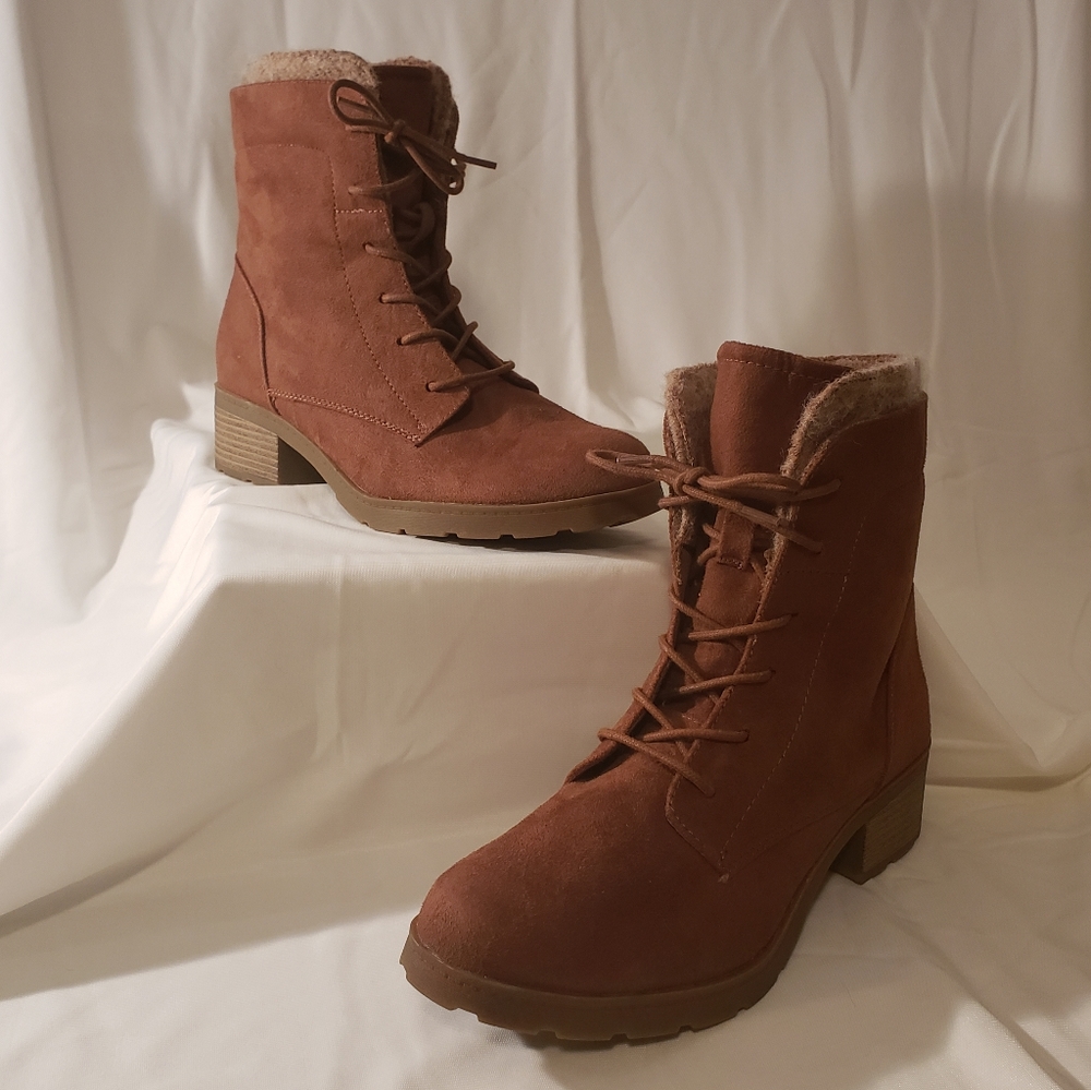 BOOTS 👢